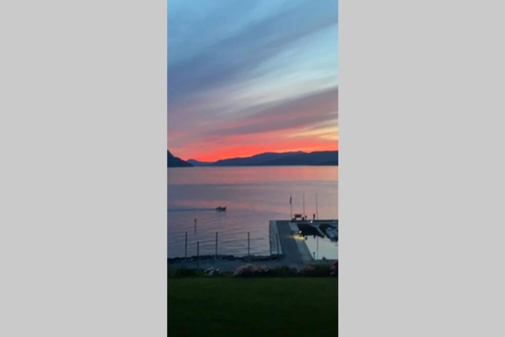Flott Leilighet Med Spektakulaer Utsikt! Hjelmeland Exteriér fotografie